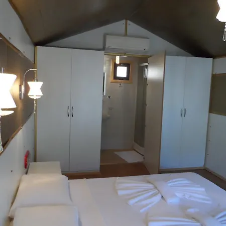 Κάμπινγκ Bungalov *